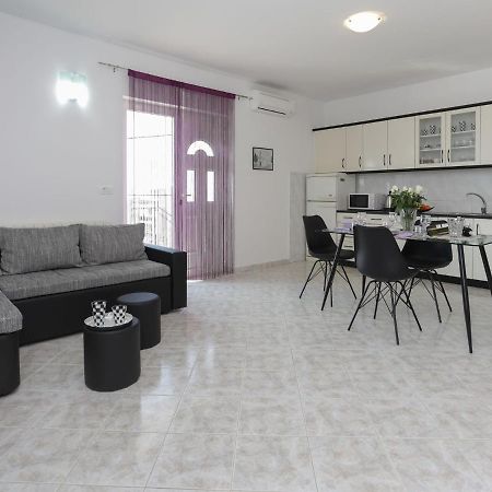 Enchanting Apartment In Ka Tel Gomilica Near Beach Kaštela 外观 照片